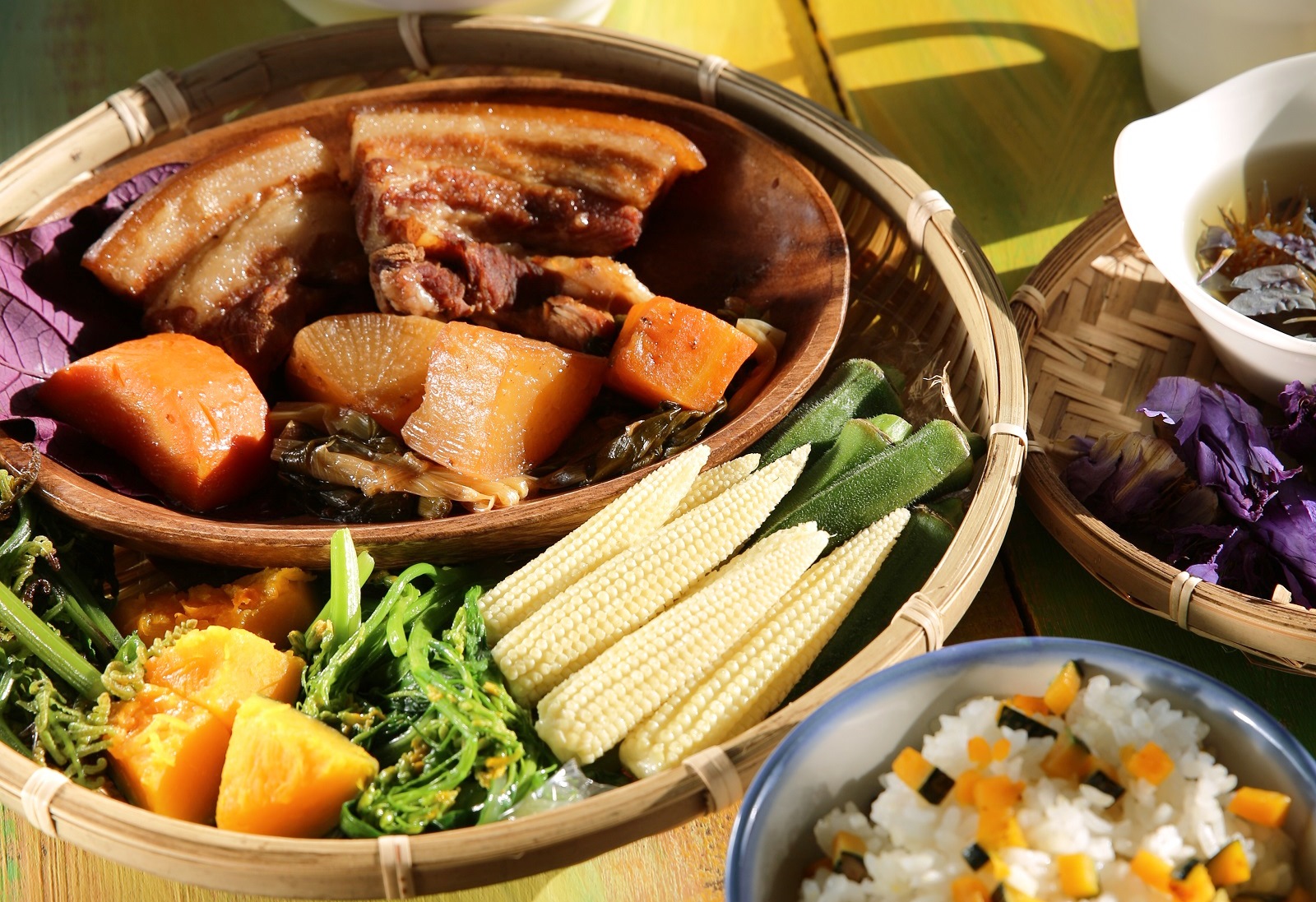 用在地食材料理出鄉村風味的田園套餐。