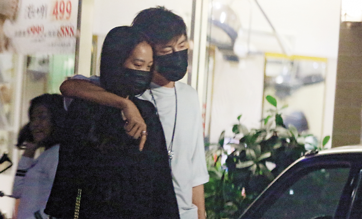 靠吃土翻身　敖犬女友陪伴度低潮