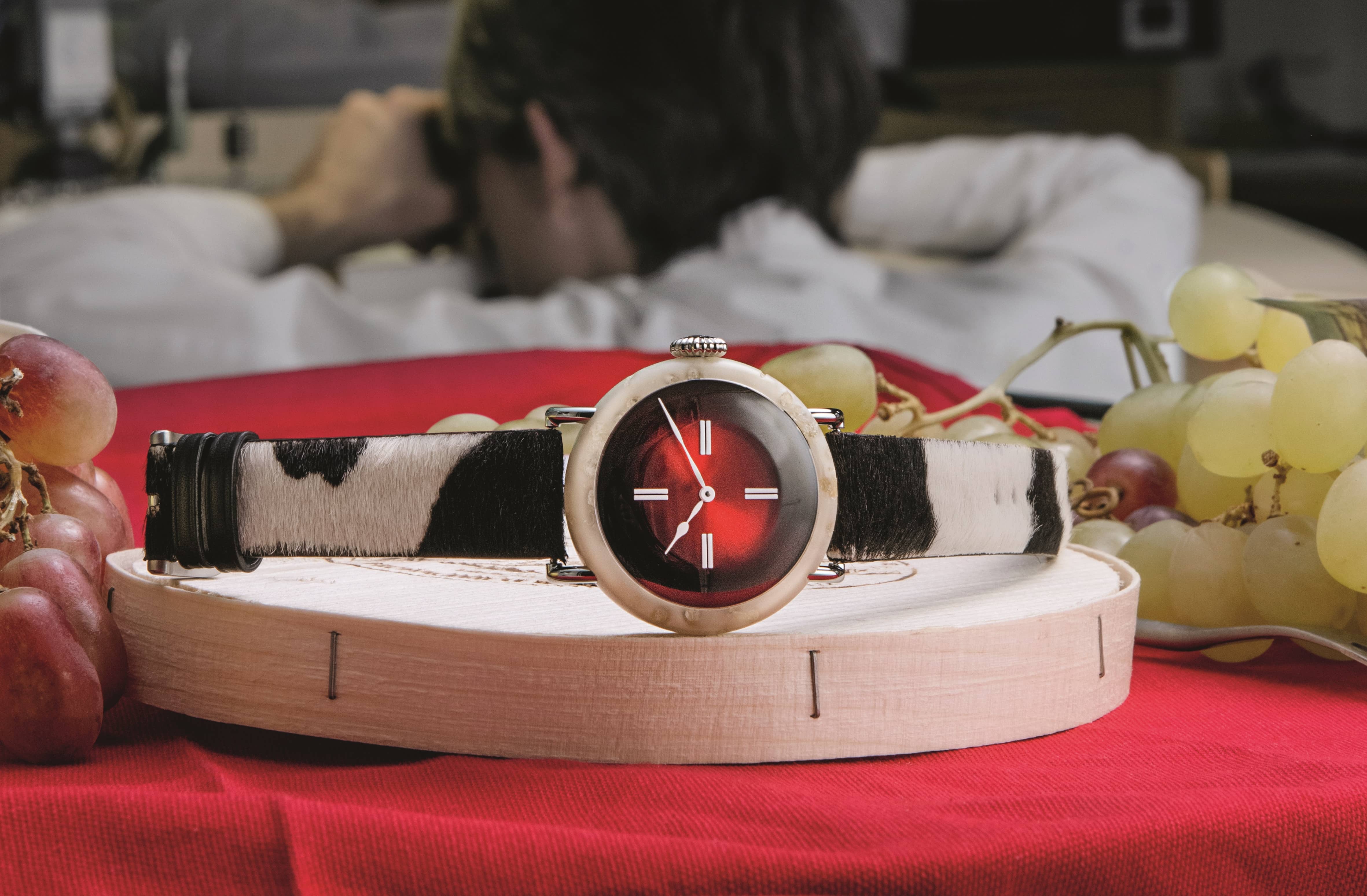 H.MOSER & CIE的Swiss Mad Watch,起士錶殼著實瘋狂!