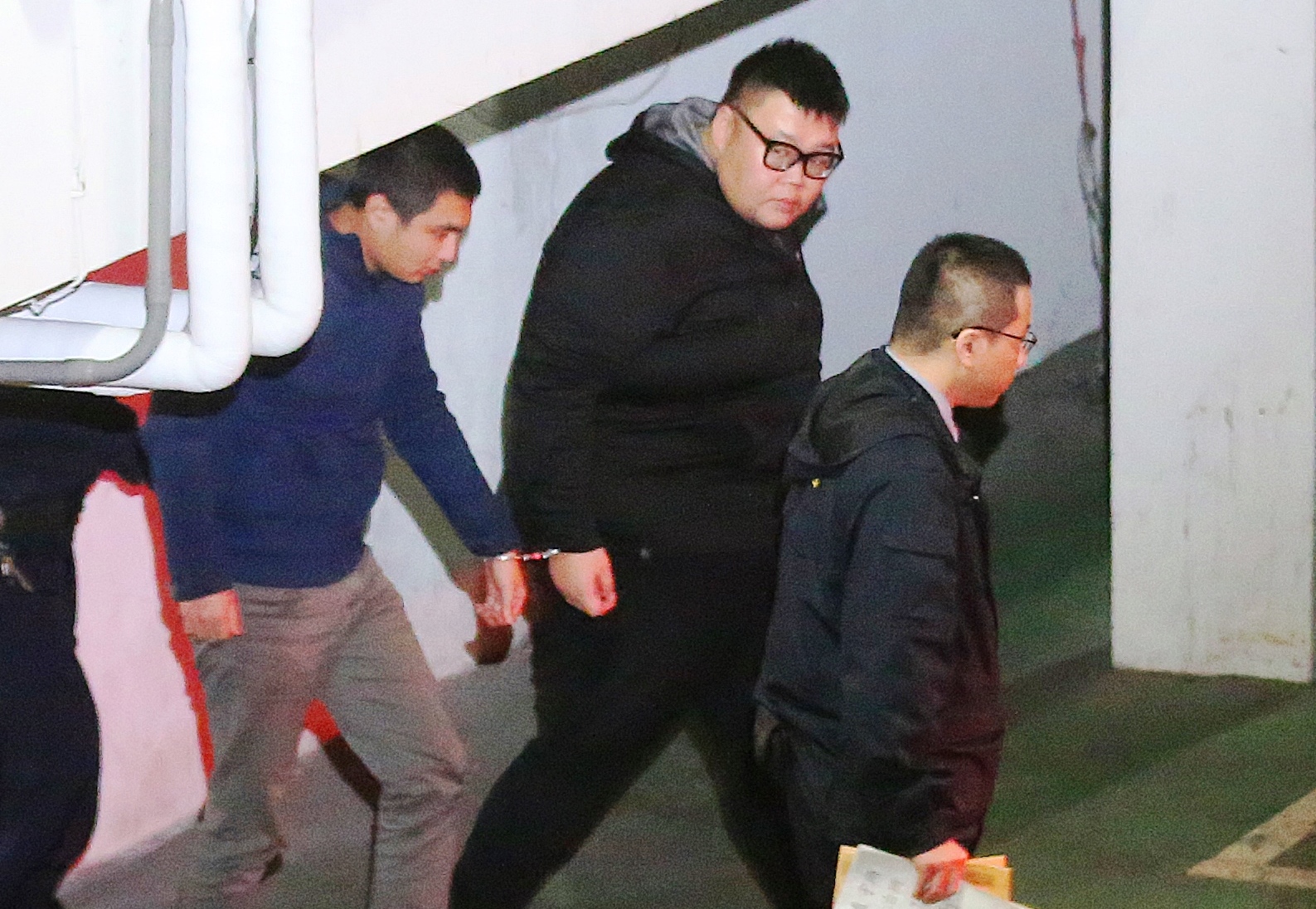 土豪哥蹲不下難上大號　戒治所改良蹲式馬桶