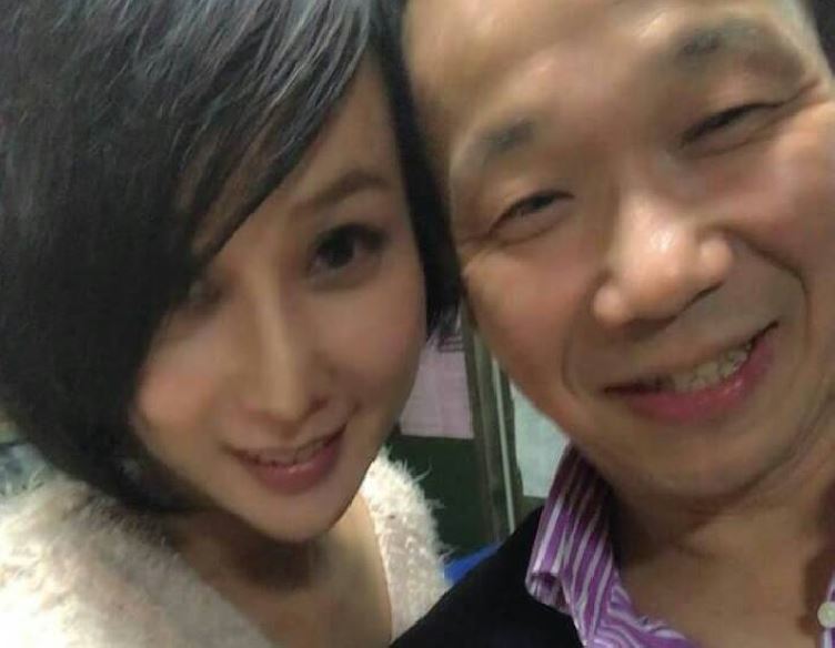 【童邱戀桃花劫】邱主任人脈廣　這些人都與她拍合照