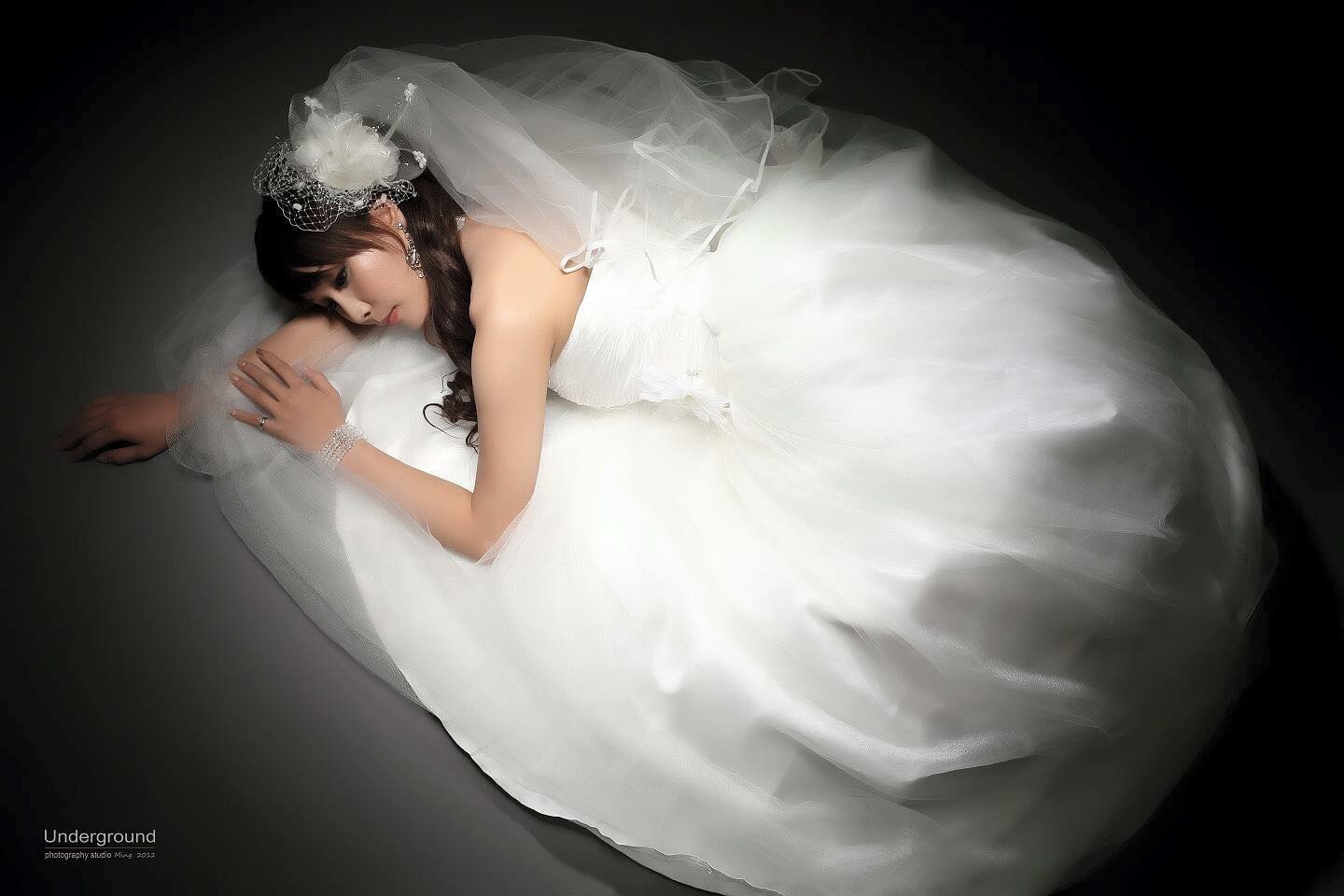 【童邱戀桃花劫】邱主任的「單人婚紗照」　透露對愛的渴望