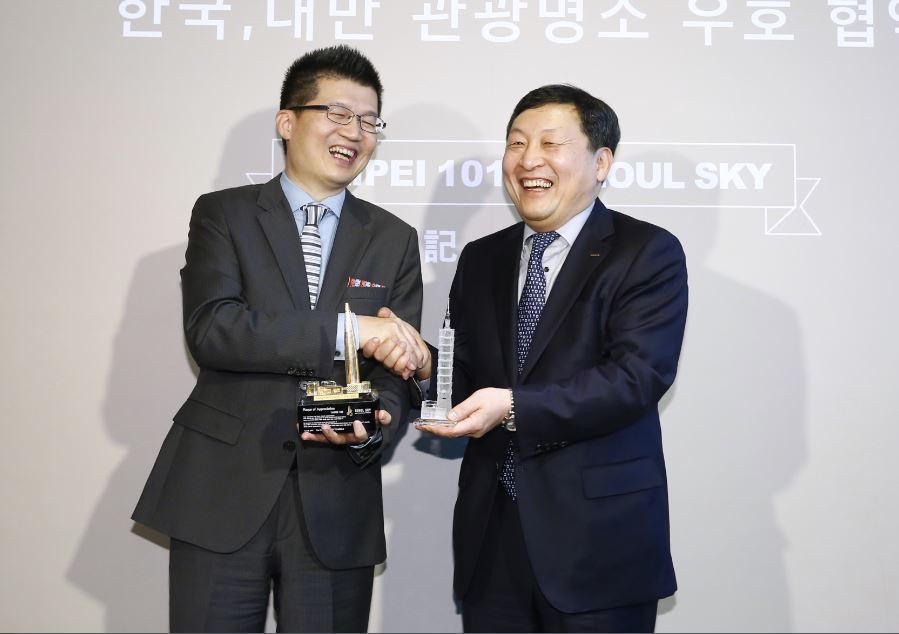 台韓地標結盟，雙方董事長出席簽約儀式。