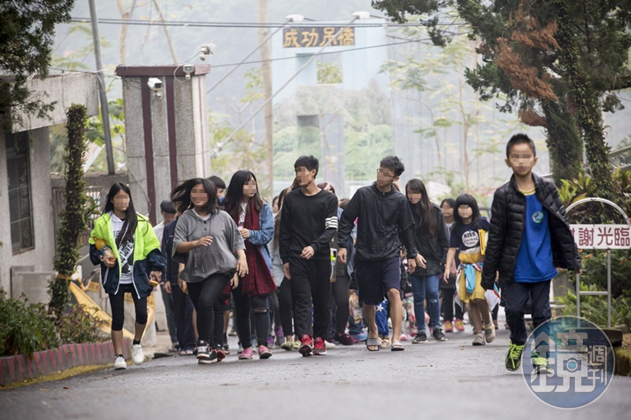 基督教山地育幼院（俗稱六龜育幼院）是楊恩典長大的地方，也是她永遠的娘家，有好多家人環繞陪伴。