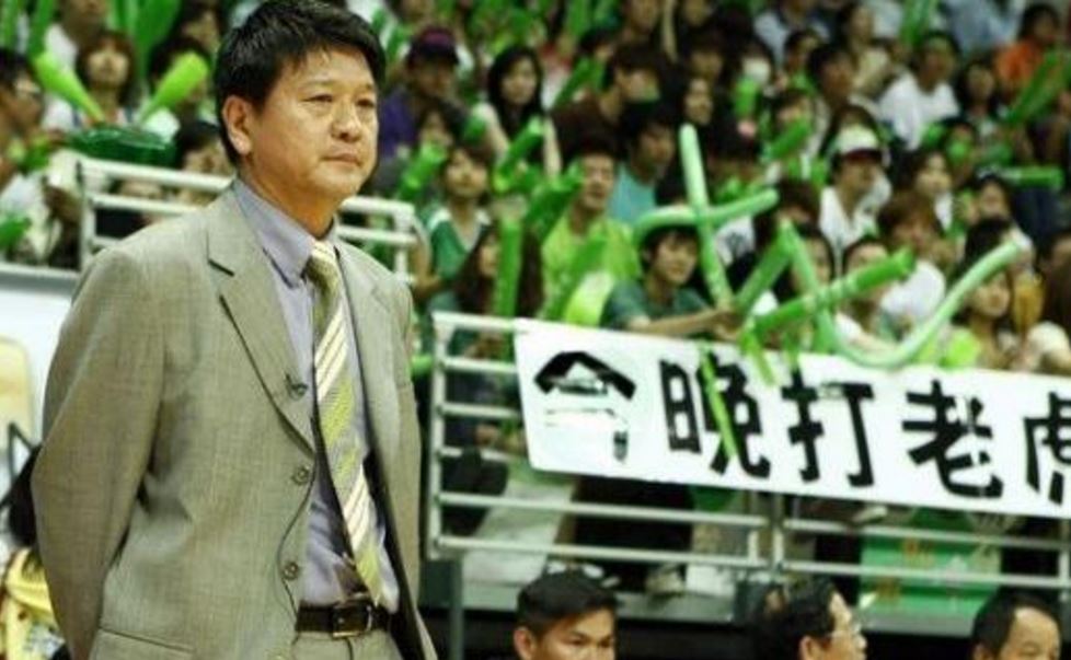 台灣籃壇重量級教練閻家驊傳涉賭，被諭令50萬交保。