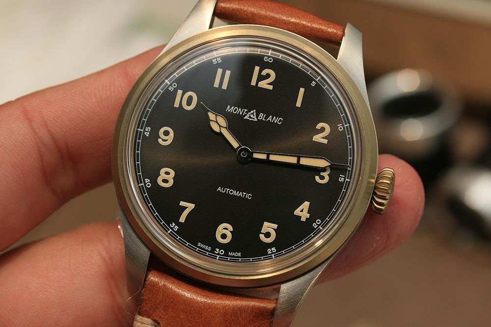 1858系列自動腕錶,搭載MB24.17自動上鍊機芯,定價NT$123,200。