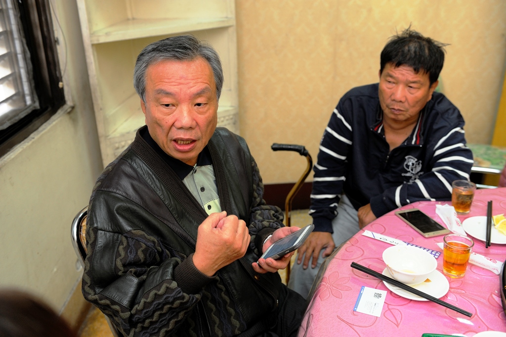 「呷七碗」老闆李東原為了替弟弟打抱不平，控告弟媳侵權獲賠，並獲判可撤銷對於弟媳的商標贈與。