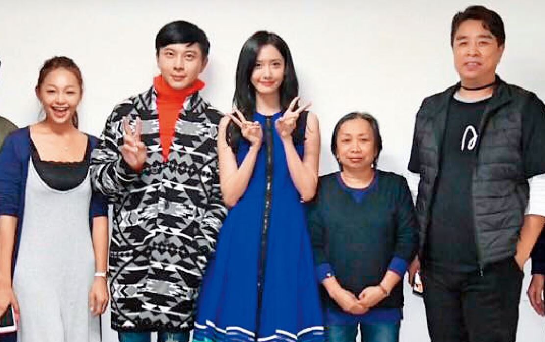 強嘉恩（右）假稱「阿妹經紀人」，幫娛樂公司牽線韓國藝人來台。