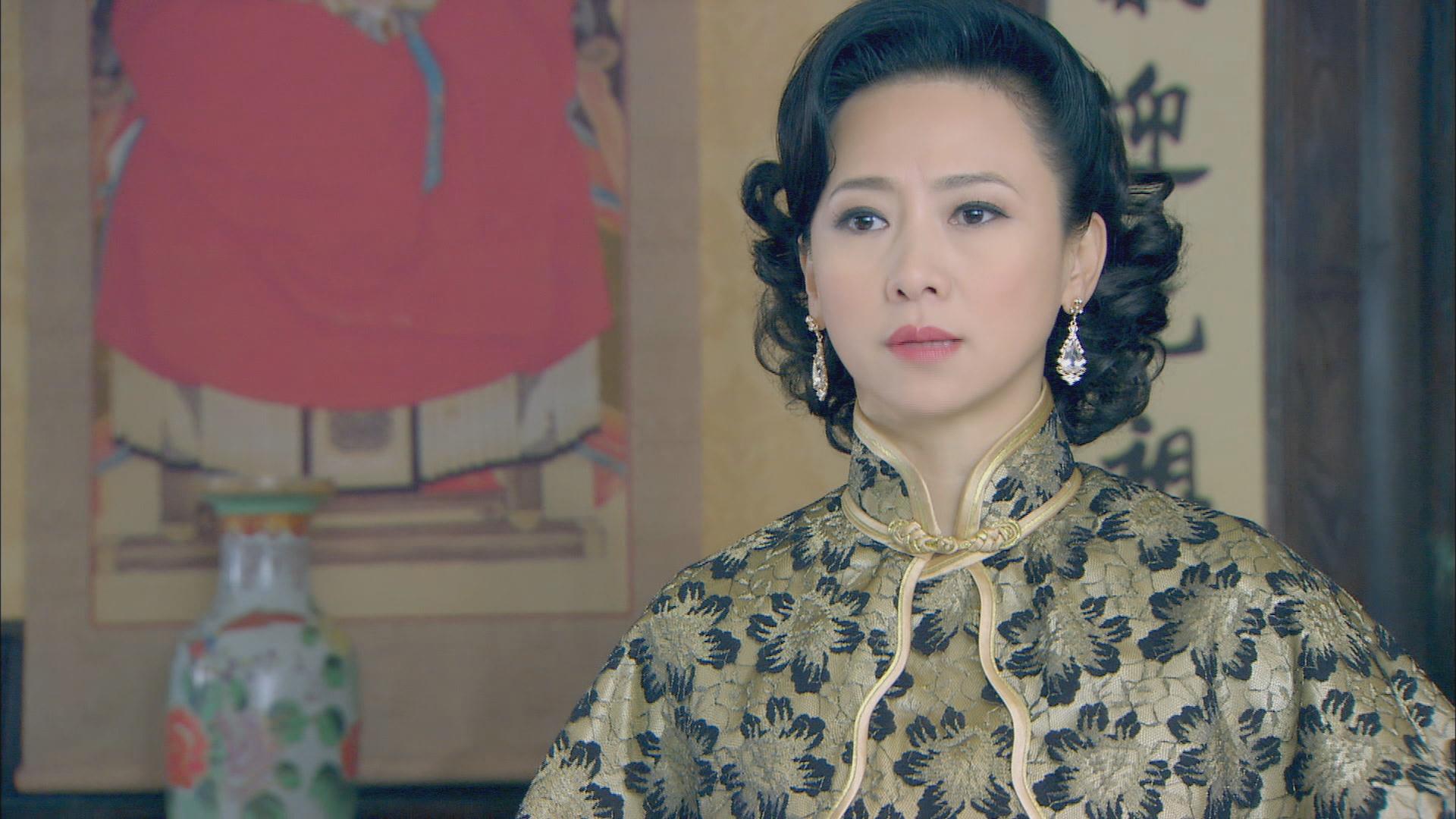 《淚灑女人花》的時空背景是清末民初,翁虹詮釋大戶人家的婆婆。
