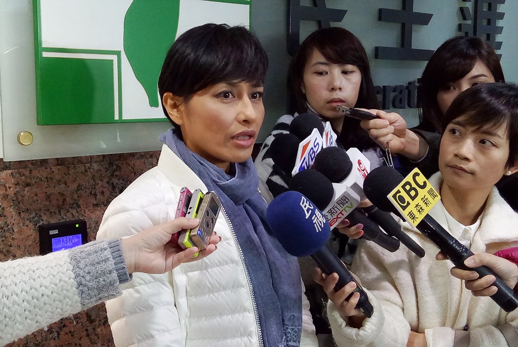 今民進黨舉行中評會決議童開除黨籍，即日生效。