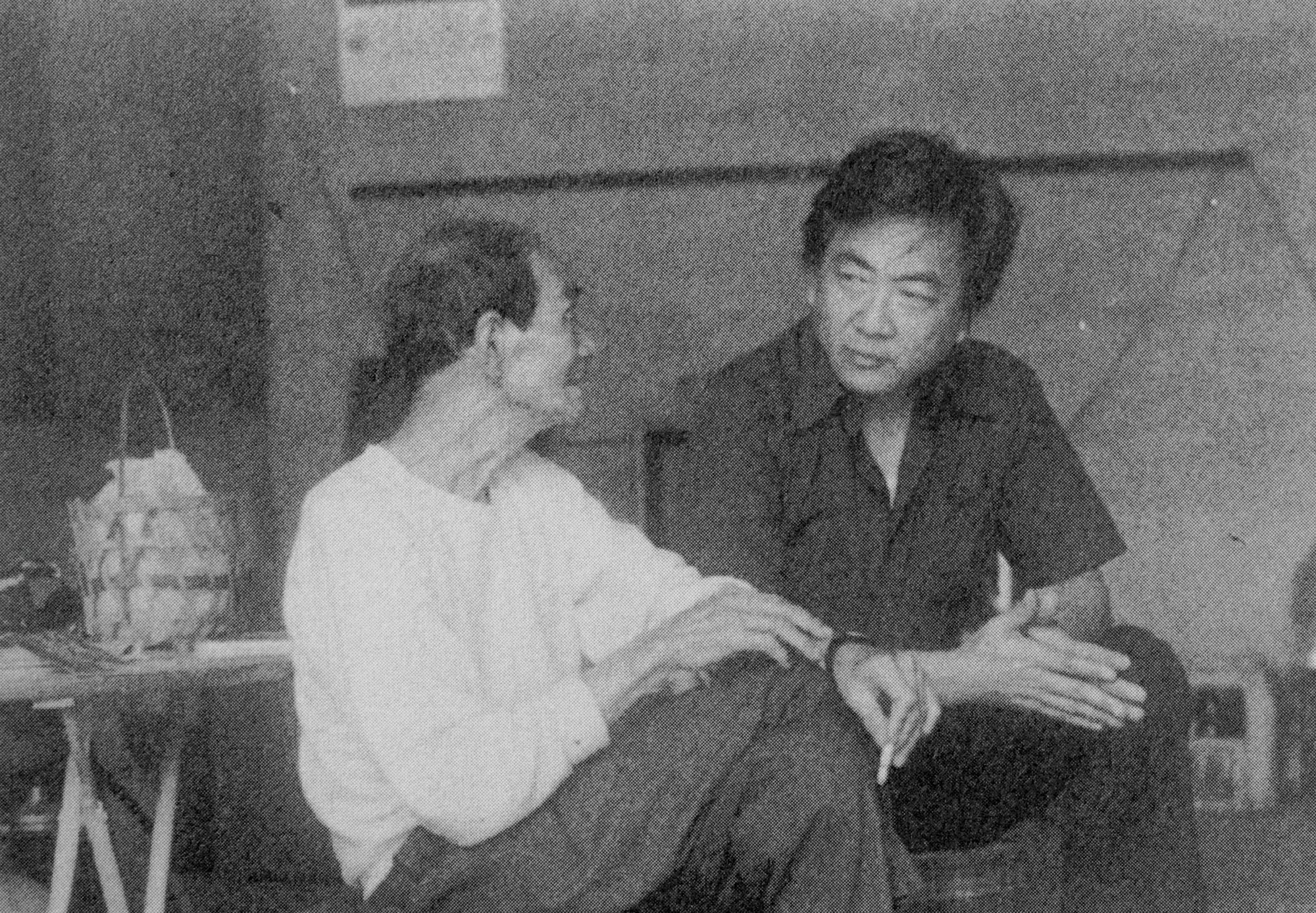 陳映真（右）赴台中探視前輩作家楊逵（左）。（季季提供）