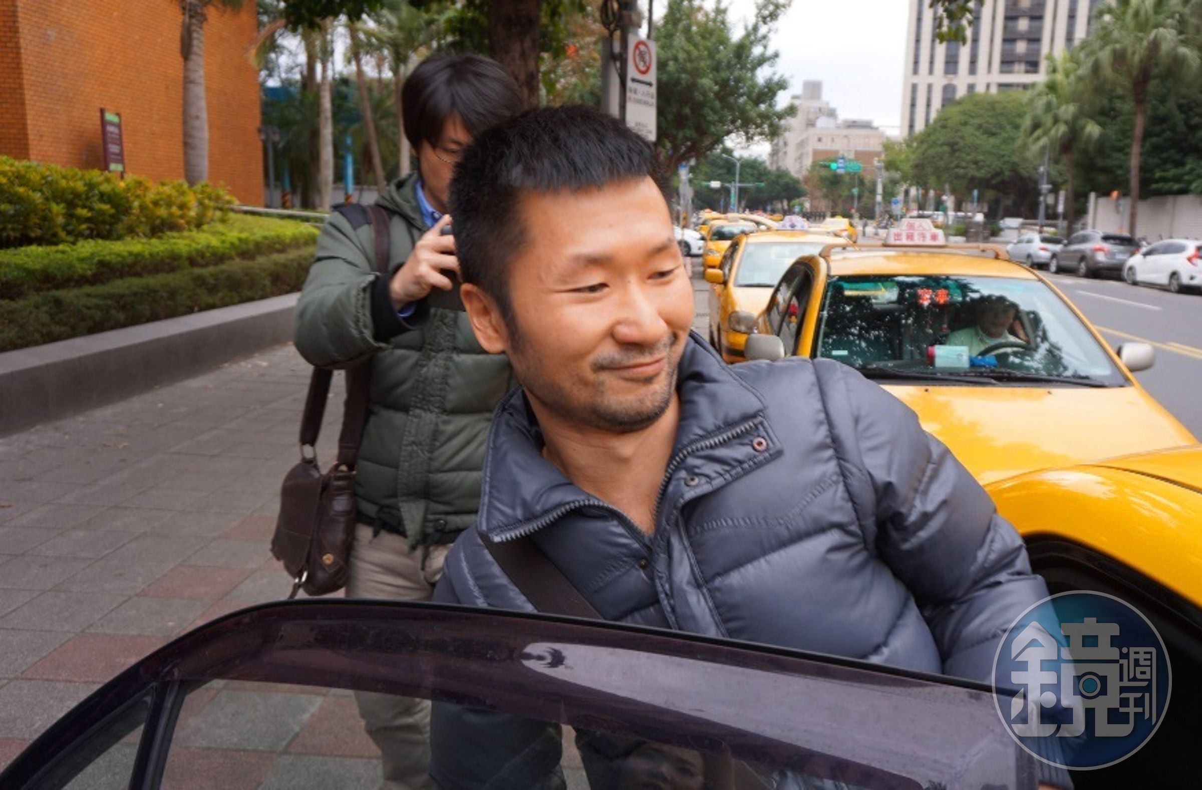 帝寶劉媽媽的兒子俞昌哲否認肇事逃逸，訊後搭計程車離開。