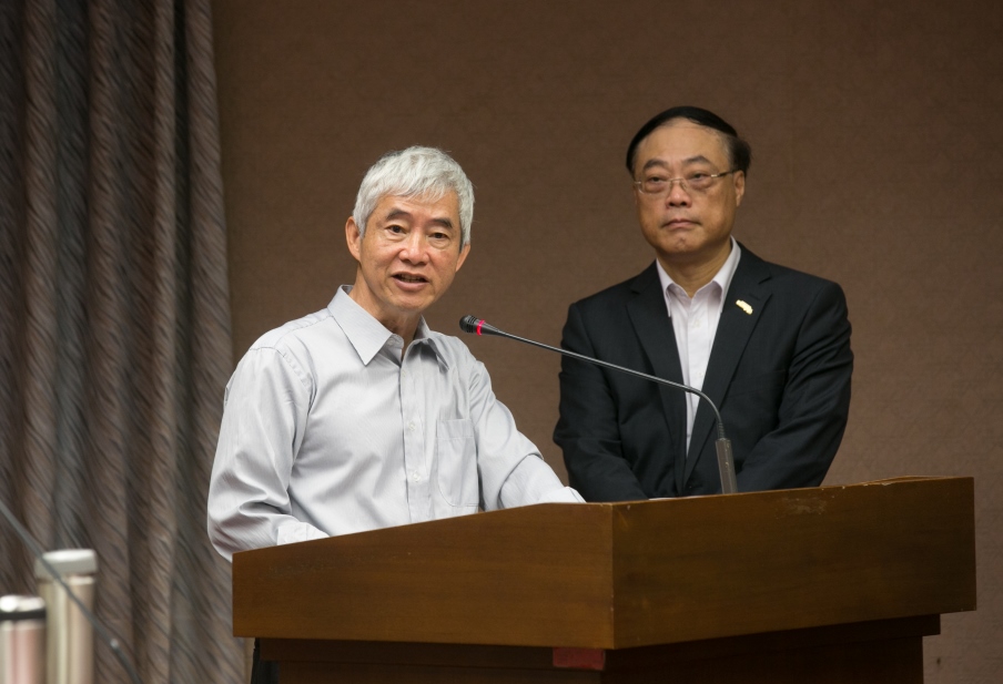 交通部長賀陳旦。