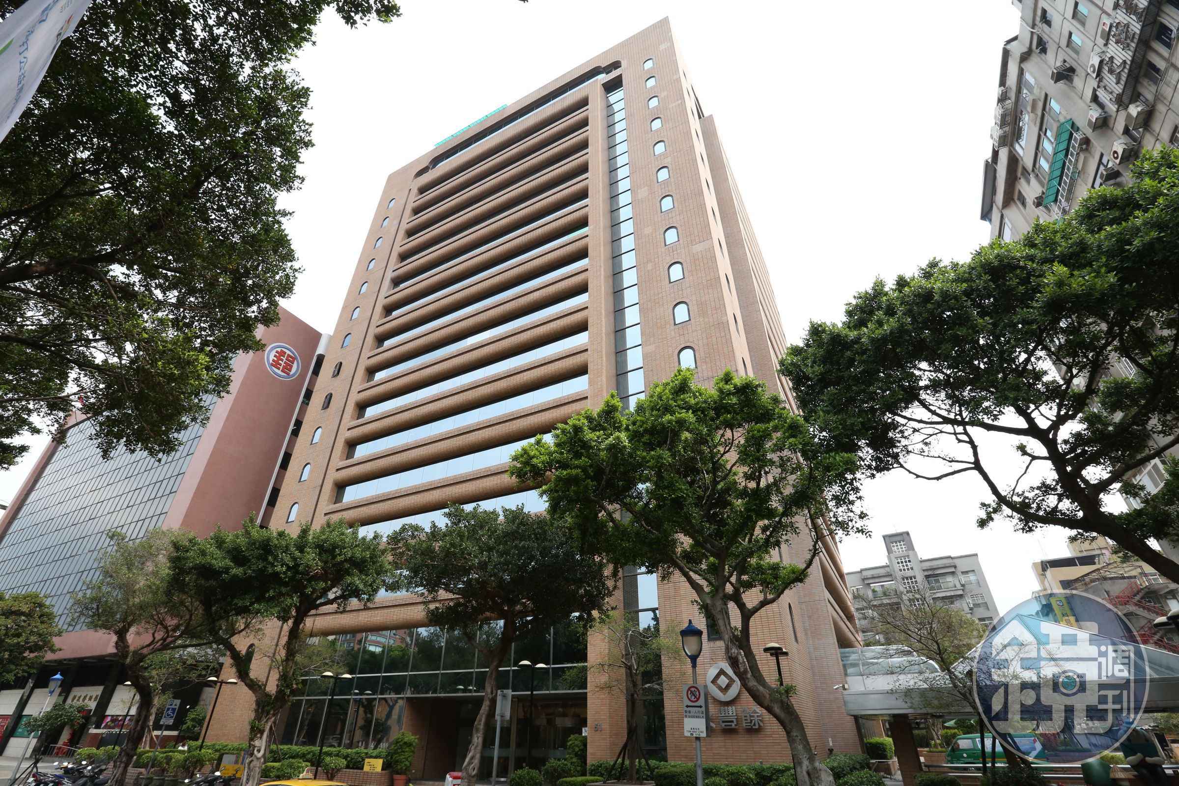 何壽川曾一度想讓太太張杏如接管永豐餘集團，遭到何家內部反對。