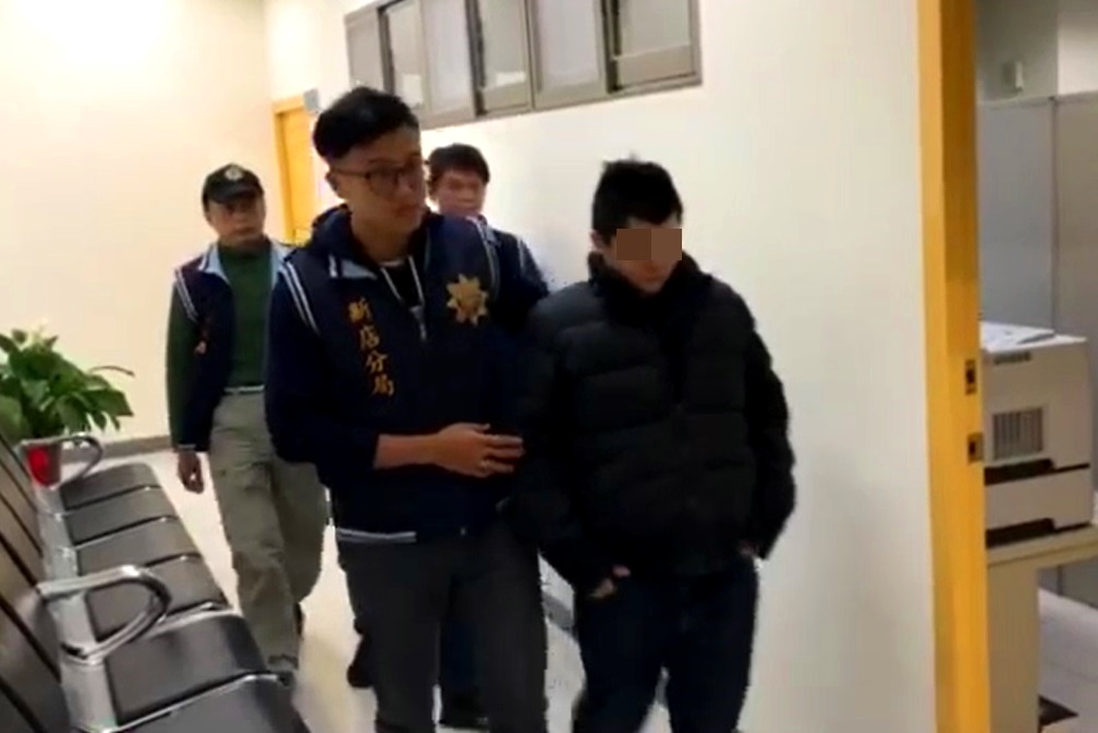 劉女打扮中性，被陳男一句「你是T嗎」激怒，撂友人給他教訓。