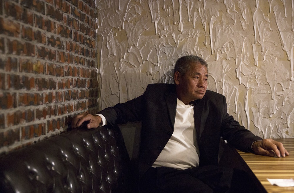 兒子不認周進田這個爸爸，一句話都不對他說，塞錢，兒子不要，電話也不給。