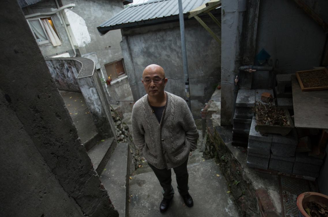 廖亦武是當今國際文壇中深受注目的華人作家,他出版《中國底層訪談錄》遭查禁。2008年,該書英譯節錄本《吆屍人》出版讓他在西方一夜成名,他於2012年獲德國書業和平獎,是諾貝爾文學獎熱門人選。
