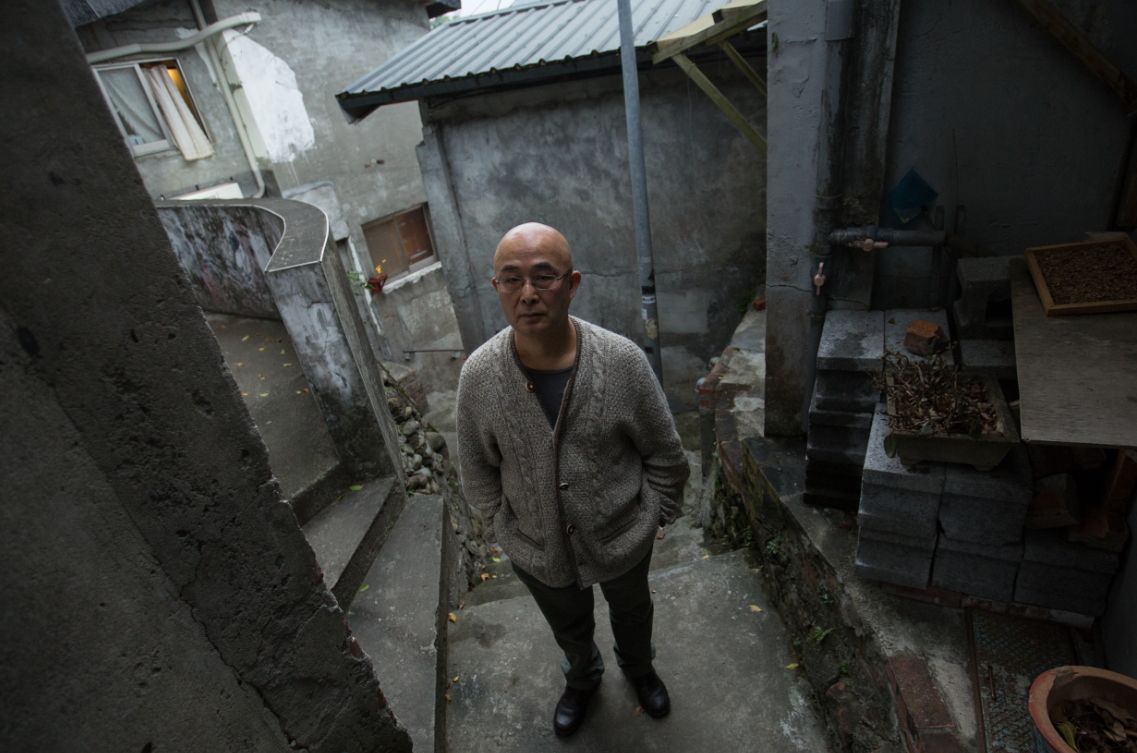 廖亦武是當今國際文壇中深受注目的華人作家，他出版《中國底層訪談錄》遭查禁。2008年，該書英譯節錄本《吆屍人》出版讓他在西方一夜成名，他於2012年獲德國書業和平獎，是諾貝爾文學獎熱門人選。