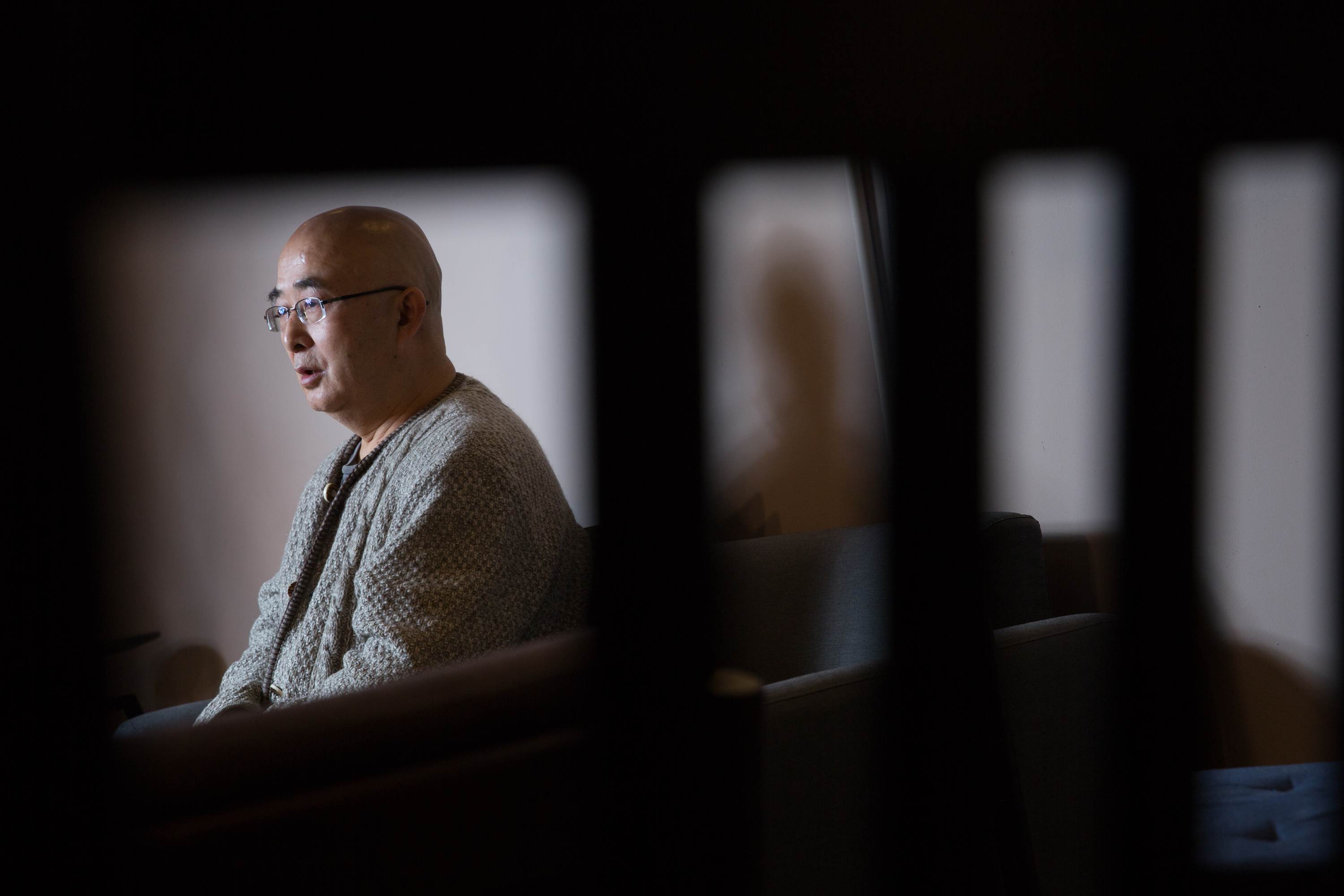 因寫詩入獄的廖亦武，獲釋了，自由了，因言論的控制，亦有坐牢的感受，直到2011年偷渡越南，流亡德國，才真正體會到自由的滋味。