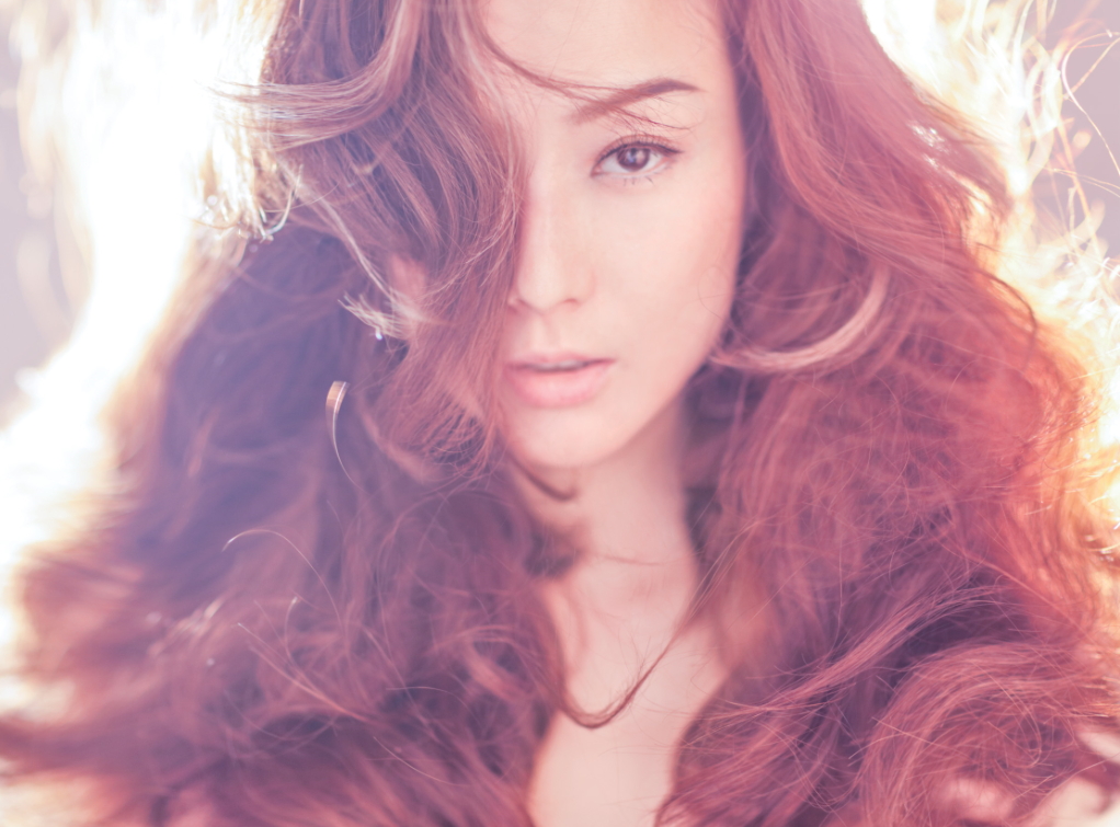 鄭秀文推出EP《裸》，新歌全是她親自盲選挑出來的。 （寰亞提供）