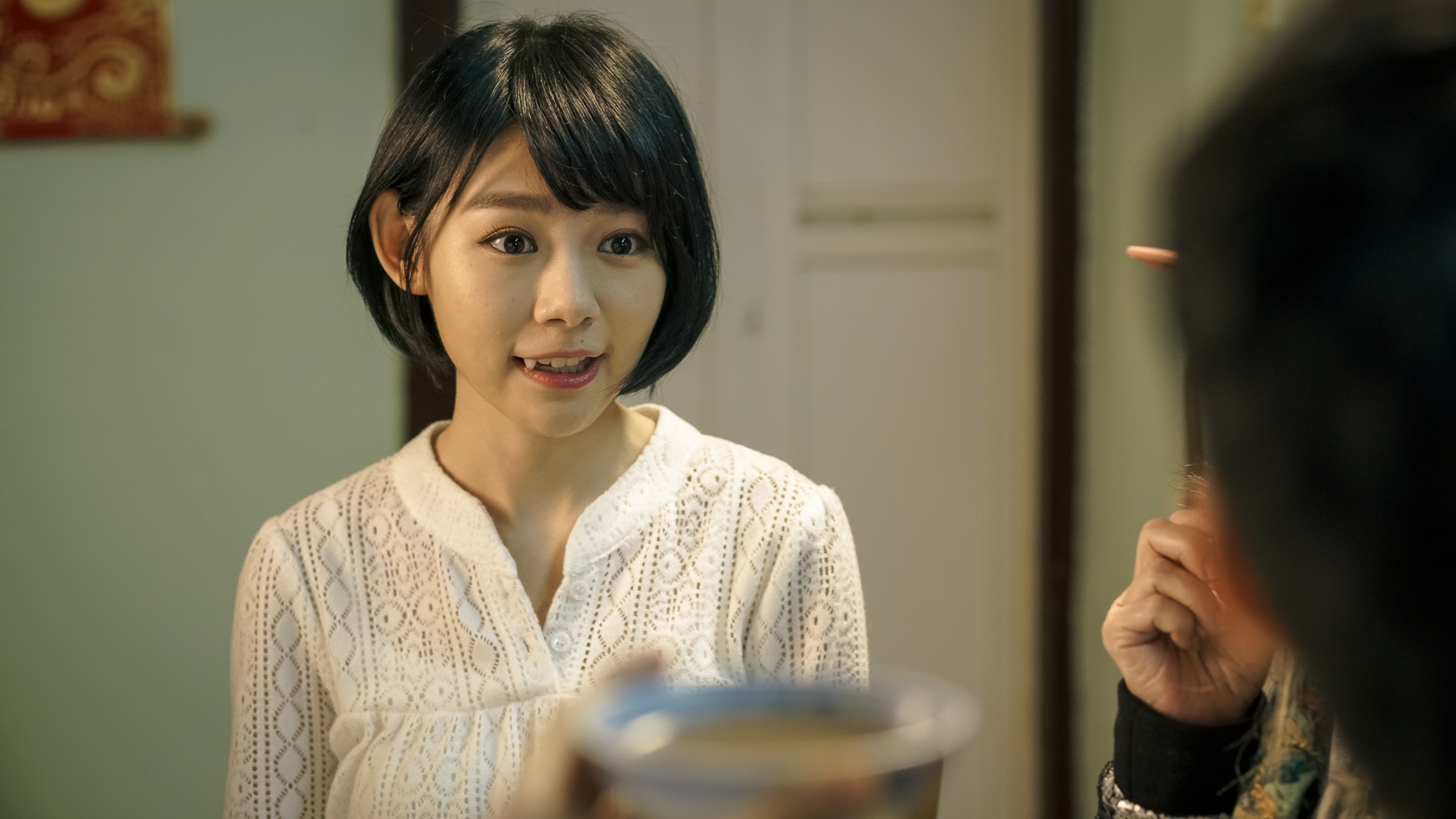 林明禎在新片《救殭清道夫》扮起女殭屍，和新生代小帥哥蔡瀚億談起人鬼戀。