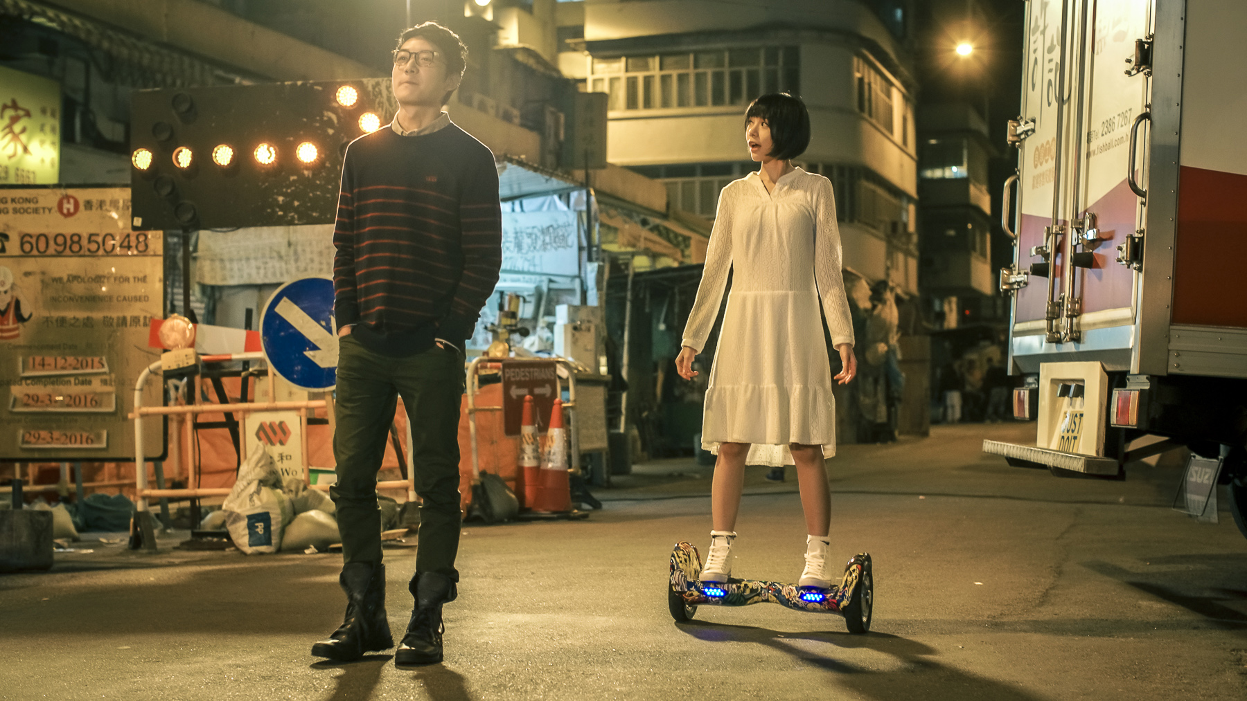 林明禎為戲勤練電動滑板車，卻曾摔傷。