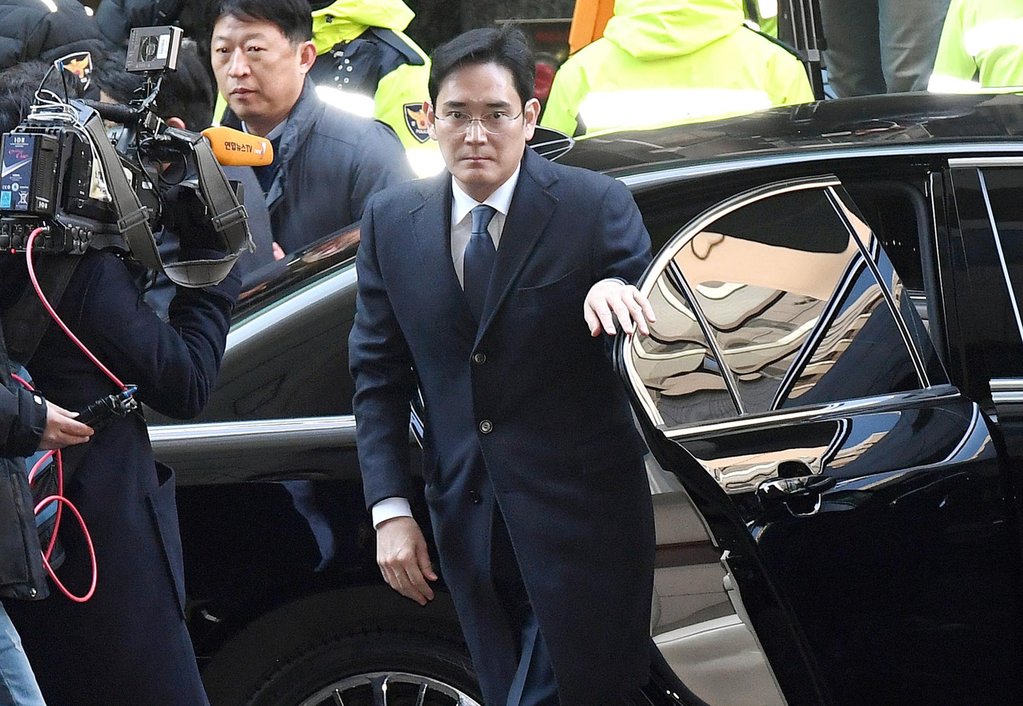 因涉及政府貪污醜聞,南韓三星集團現任副會長李在鎔遭逮捕。