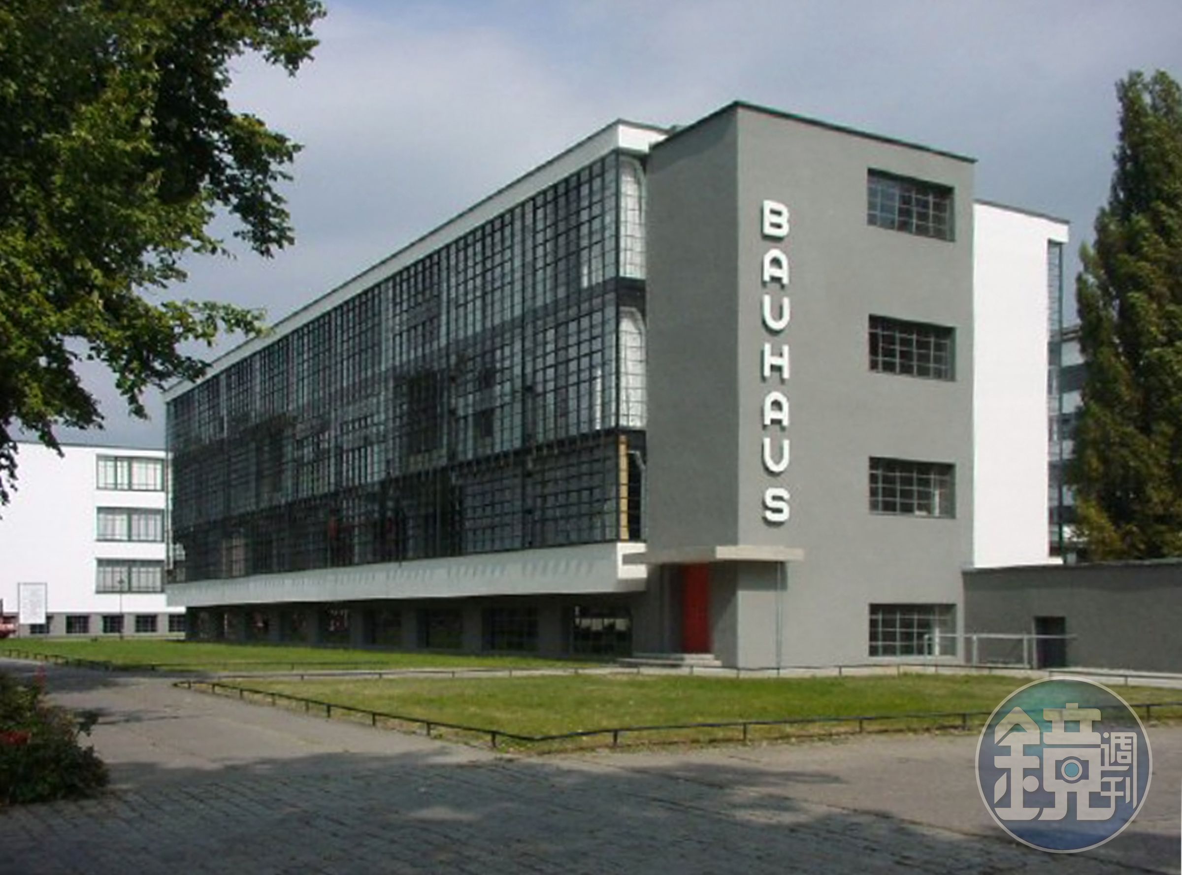 德國國立包浩斯學校（Staatliches Bauhaus）。