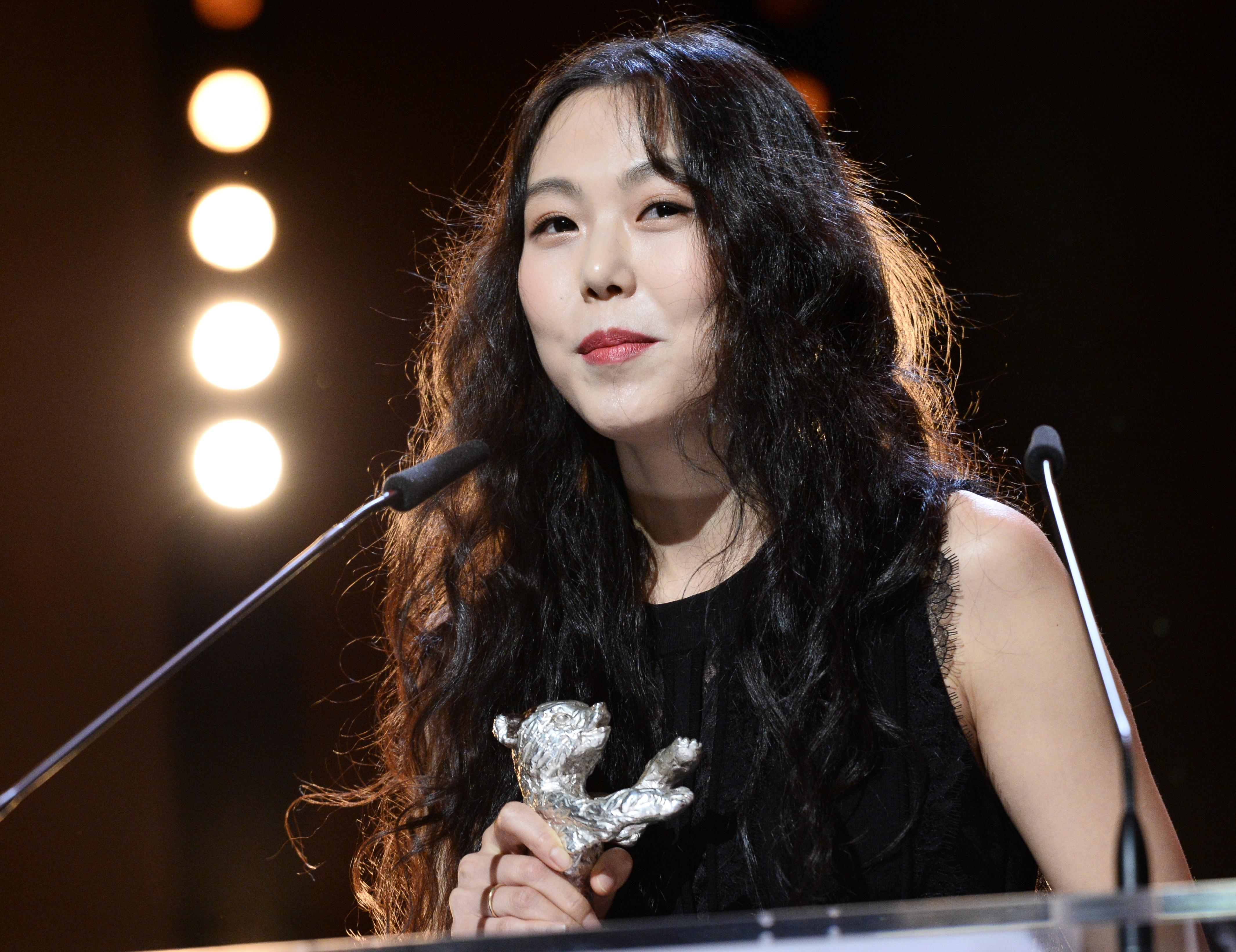 韓國女星金敏喜，以《夜晚海邊獨自一人》，拿下柏林影后。（翻攝自Naver）