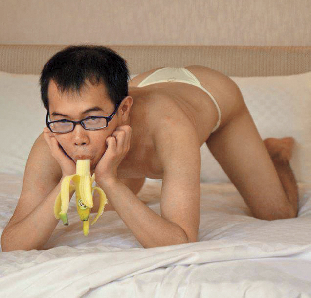 鄧佳華經常在臉書上PO出搞笑照片，每每引起網友大肆評論。（翻攝自鄧佳華臉書）