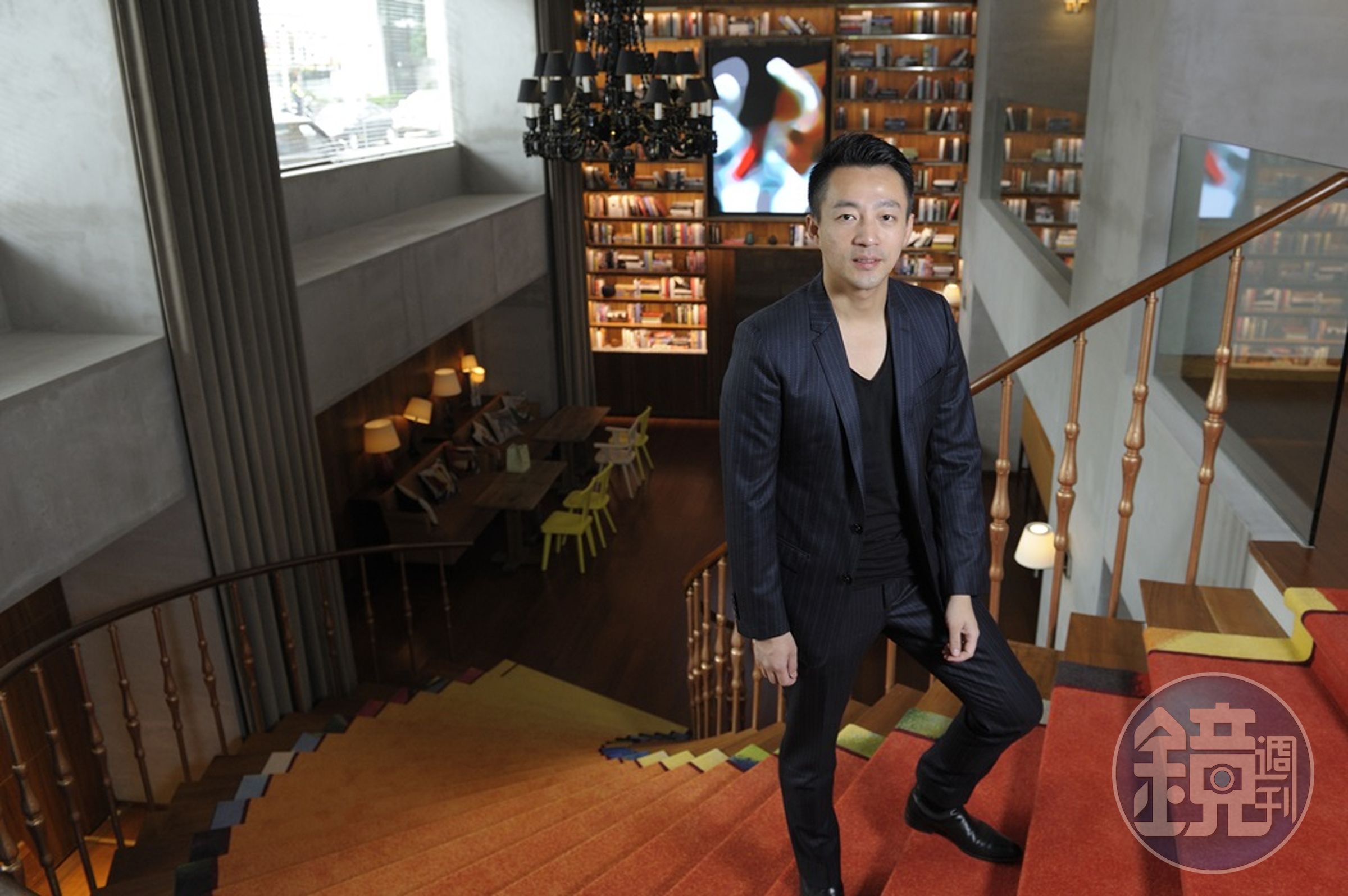 汪小菲為待在家人身邊，決定深耕台灣，以大S之名將飯店取名「S hotel」，對他而言飯店像家一樣溫馨，是有溫度的