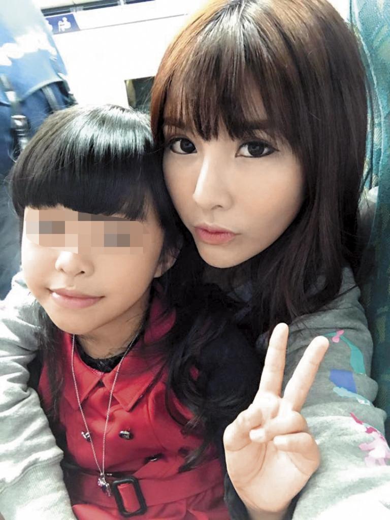 蘇心甯10年前奉子成婚,女兒今年已經9歲。(翻攝自蘇心甯臉書)