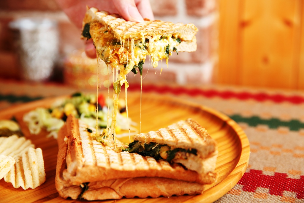 印度風味的爆餡壓吐司，而且是純素食。