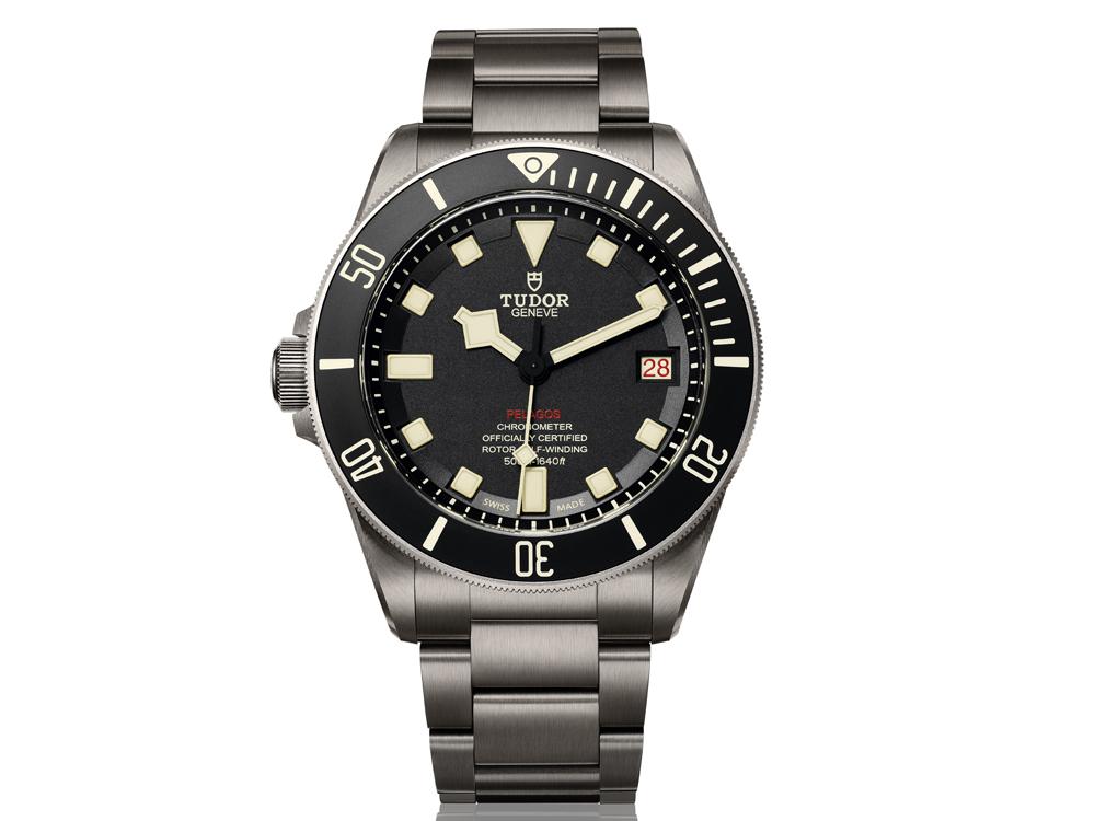 Pelagos LHD左撇子腕錶 MT5612自動上鍊機芯／鈦金屬＋不鏽鋼材質／錶徑42mm／時間、日期顯示／藍寶石水晶錶鏡／防水500米／建議售價：NT$132,500
