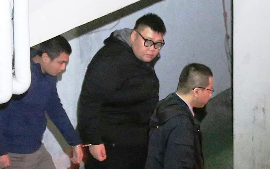 檢方今天除將土豪哥起訴，另提訊他追查毒品來源。