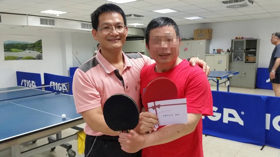 新北市地政局副局長王聖文（左）昨接受檢方搜索後，晚間在住家跳樓自殺。