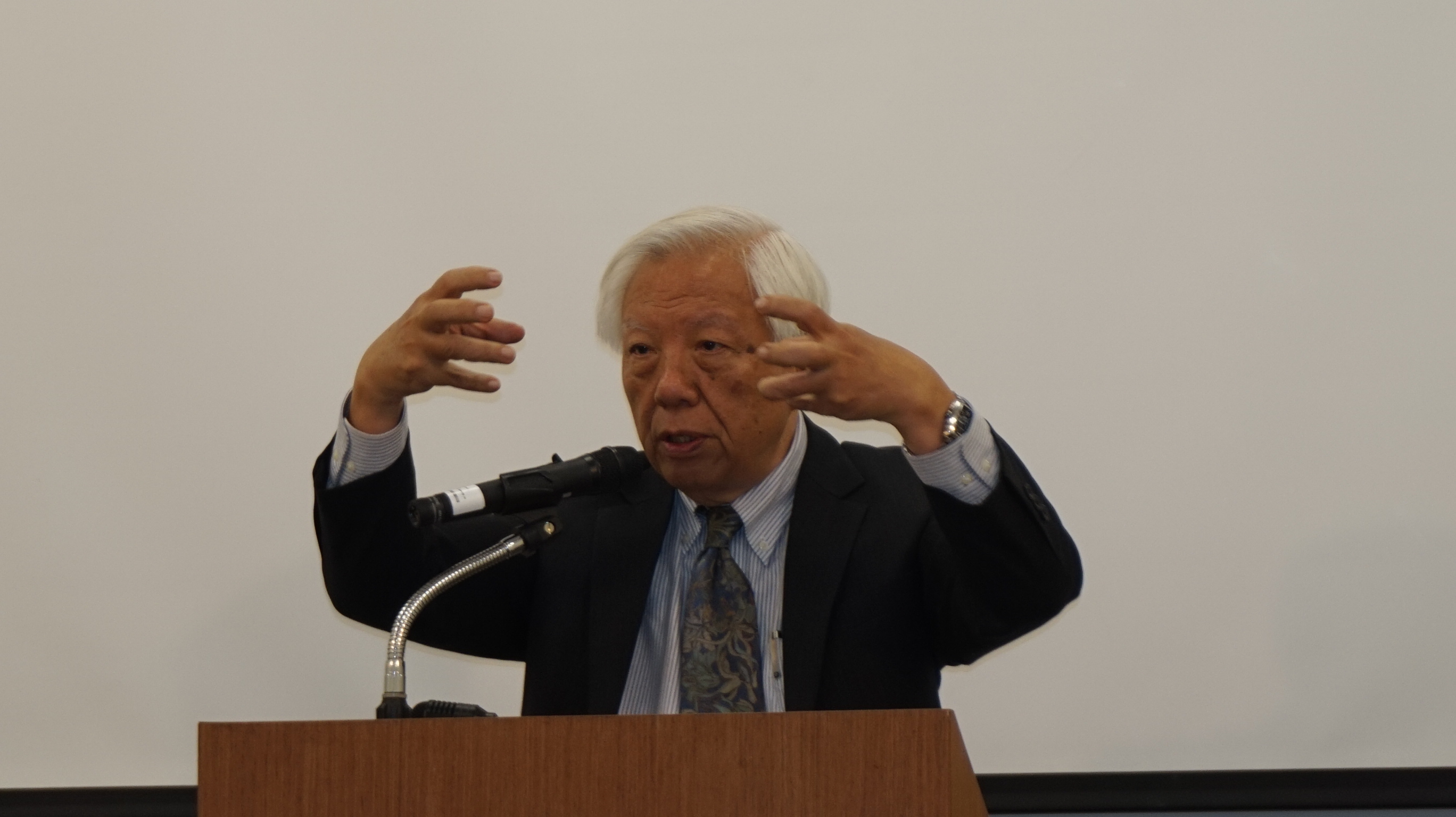 司改國是會議副召集人瞿海源教授強調，司改絕無黑箱，指法官、檢察官就是被改革的對象。