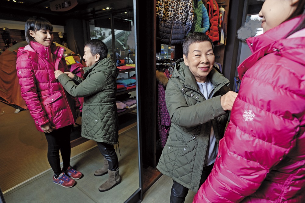 山頂鳥創辦人李雲霓出生羽毛世家，從5坪大客廳起家，成功打造8億元年營收戶外機能休閒服品牌。