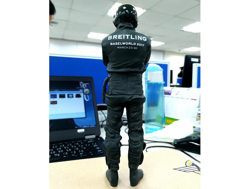 既然是邀請函當然要有日期與地點！3/23~30歡迎大家來Baselworld BREITLING的展館看錶喝茶聊天喔！！