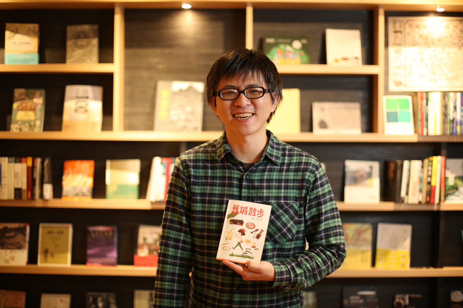 「Stay旅人書店」蒐羅在地旅行書籍。