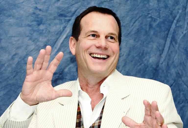 比爾派斯頓因手術併發症過世，享年61歲。