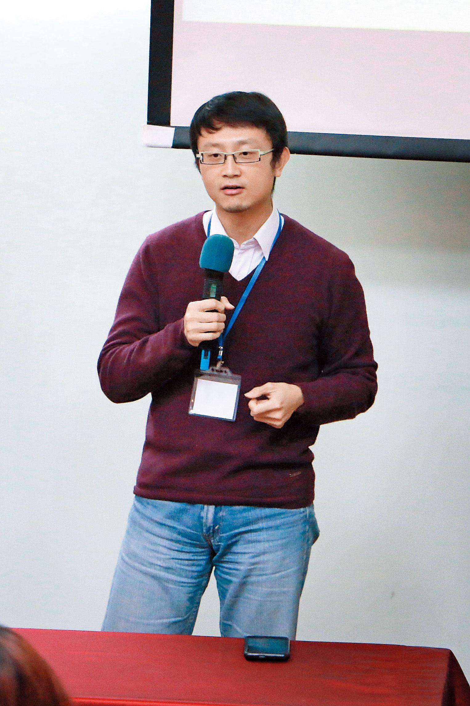 林口長庚醫院精神科臨床心理師黃天豪(圖)說,謝依涵替魩仔魚請命涉及到外在因素的人際關係、群體互動或制度誘因等因素影響。(取自臺大心理學系季報網站)
