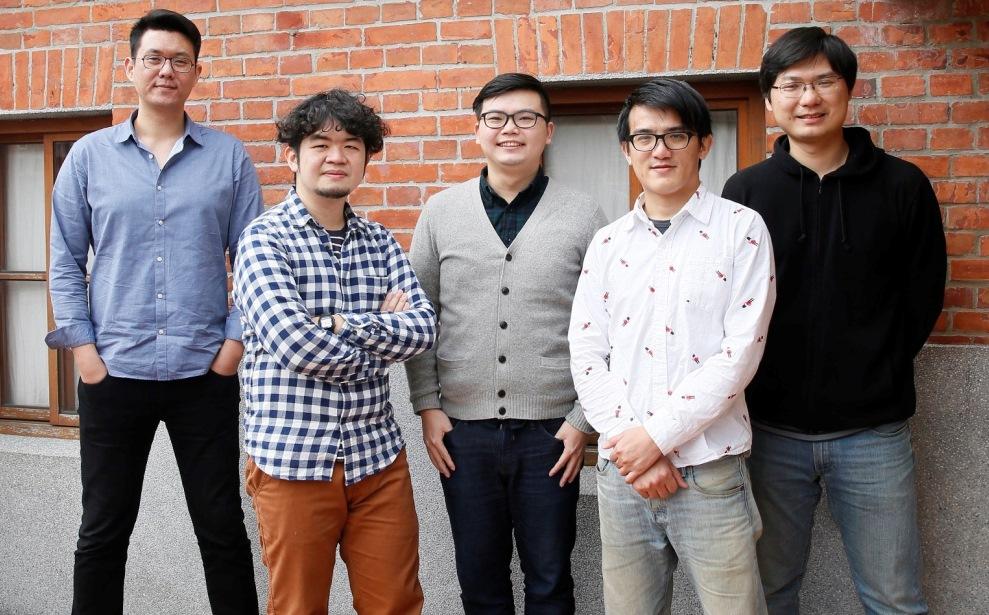 「DearChef」私房料理分享平台是由李昭翰、吳明樵、林育全、賴柏榕、許宏瑋(由左至右)共同創立。