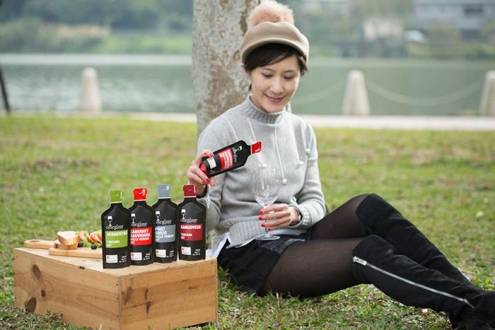 「Oneglass」採100ml小容量設計，隨時隨地愜意品飲。（139元／袋，代理商：益瑞02-2533-0935）