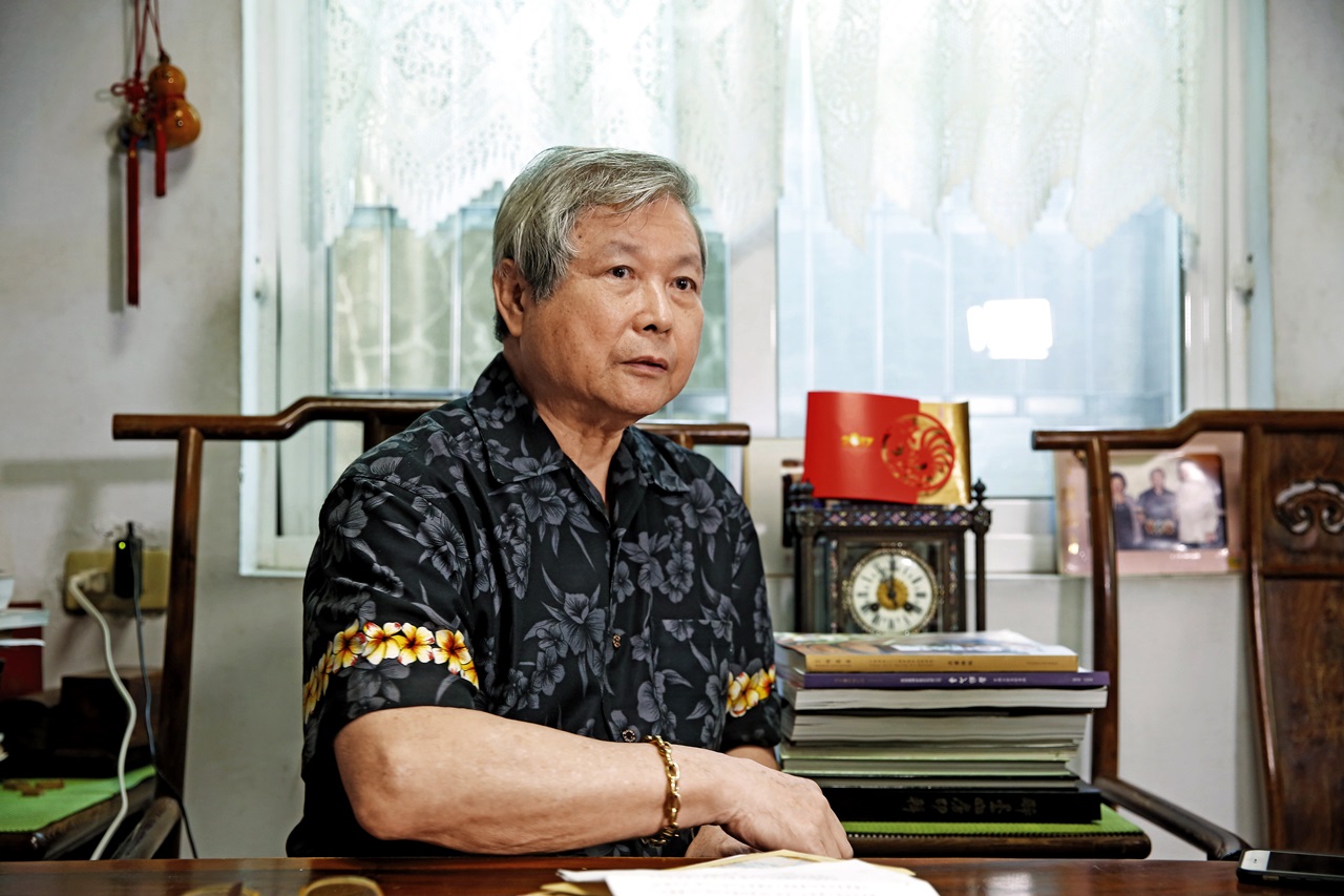 劉辰旦在1971年因銀行爆炸案被判5年8個月，出獄後因政治犯標籤難以找工作。