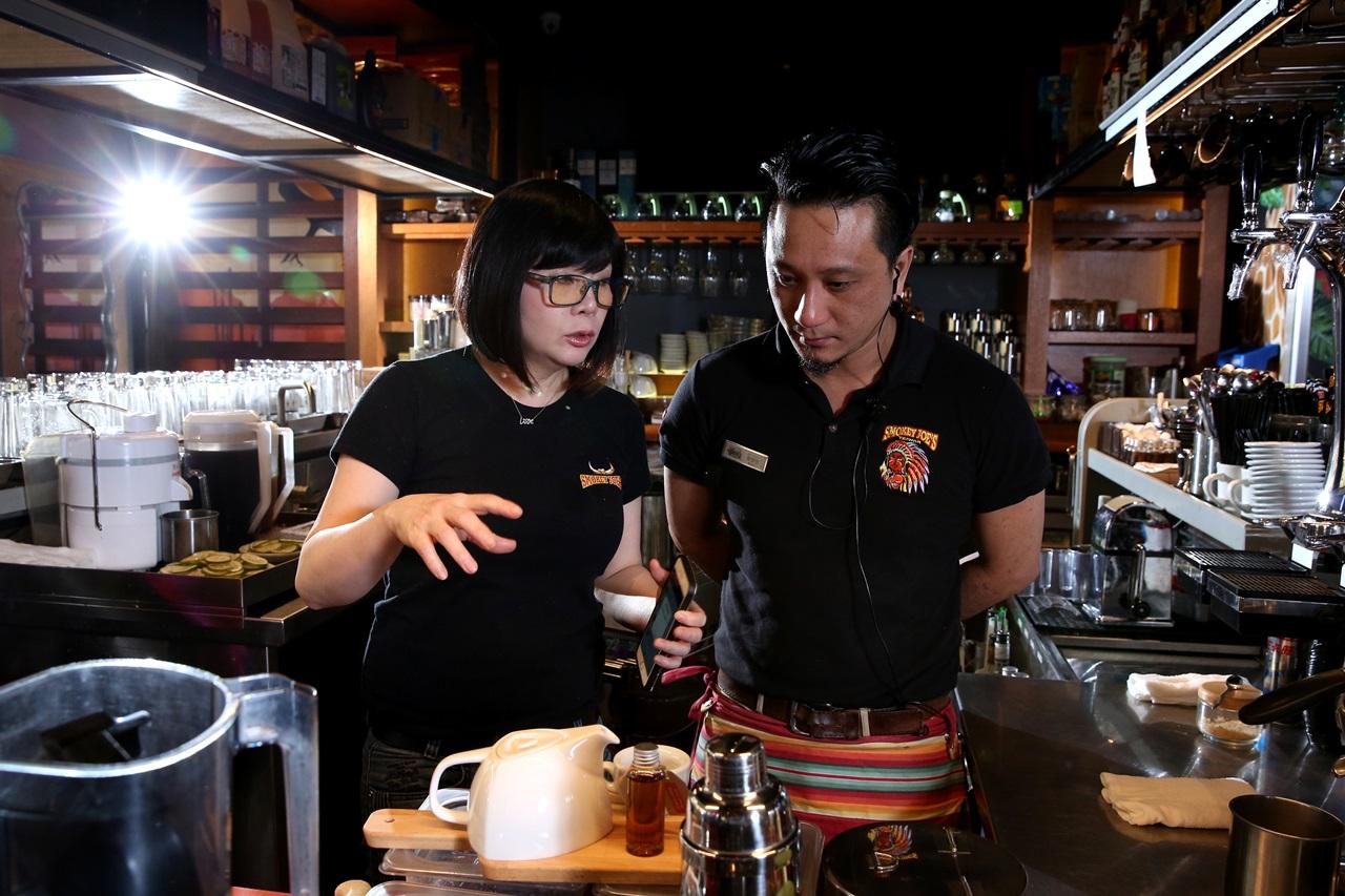 台中市政店處試營運階段，Amy高雄、台中兩邊跑，常常提點新店該注視事項。