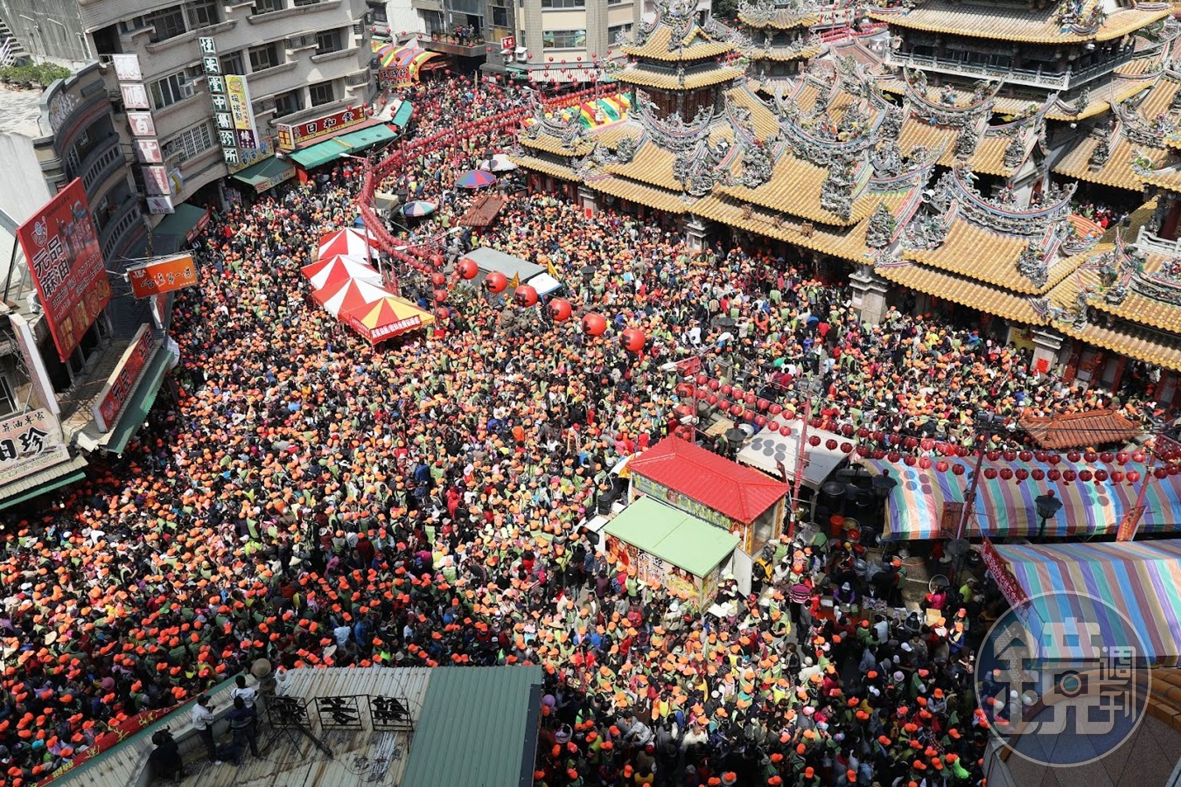 白沙屯媽祖進香抵達北港朝天宮，估計現場湧入近5萬信徒。