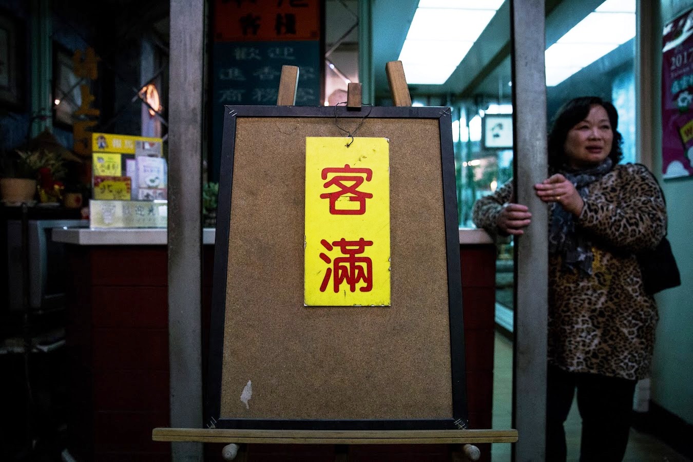 北港客棧老闆娘說，白沙屯媽祖確定要來北港的時間後10分鐘就客滿了。