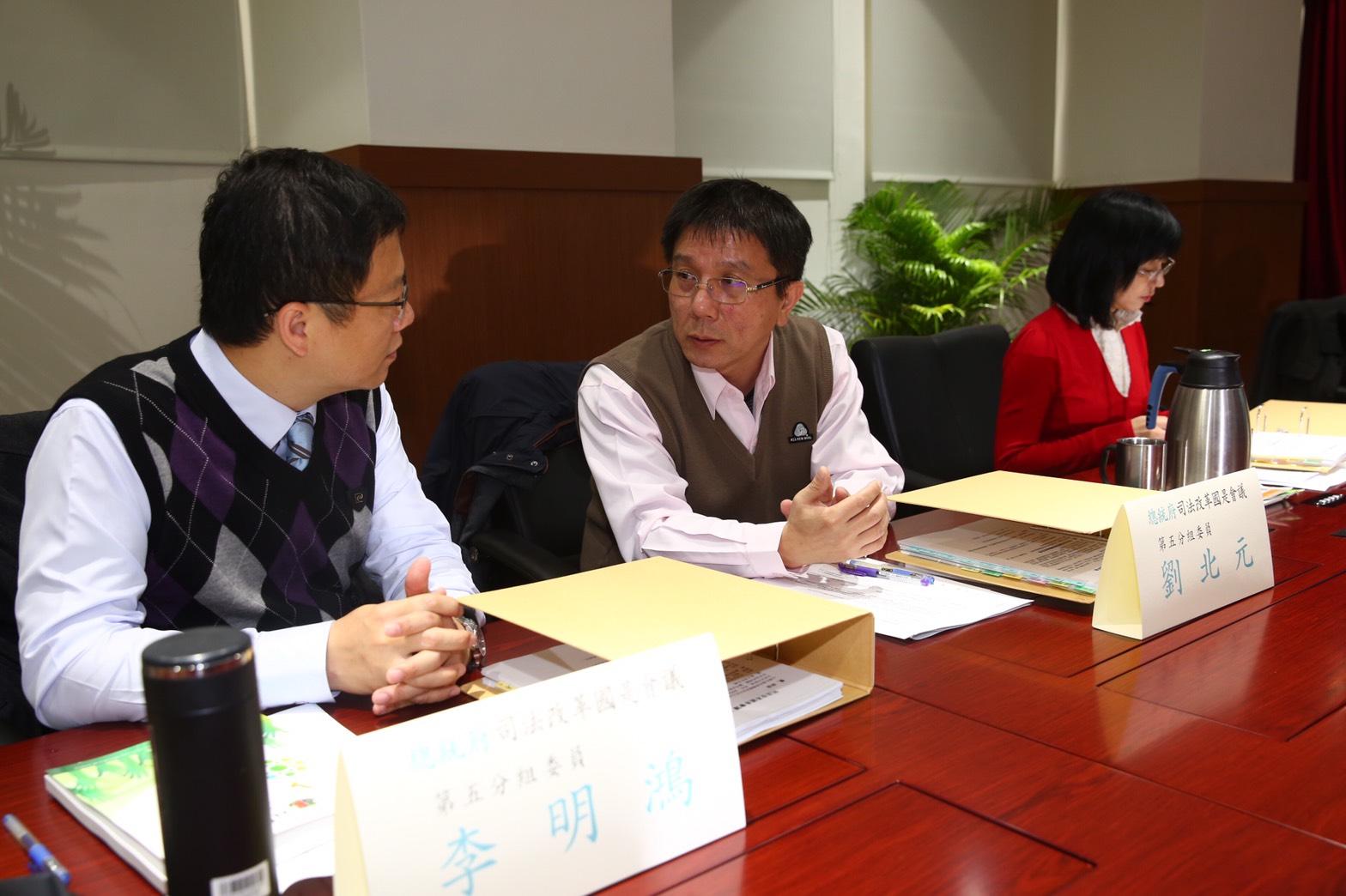 律師劉北元(中)認為酒駕與毒品案件重刑化仍無法解決問題,應討論替代方案。