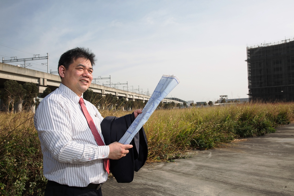 林志成擬台中烏日高鐵站旁、走路10分鐘距離的土地蓋一棟挑高、沒柱子、停車位400個的的新古典風格婚宴花園飯店。